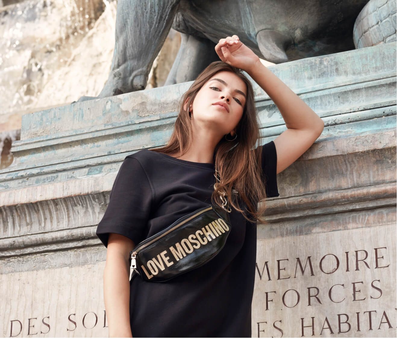 LOVE MOSCHINO